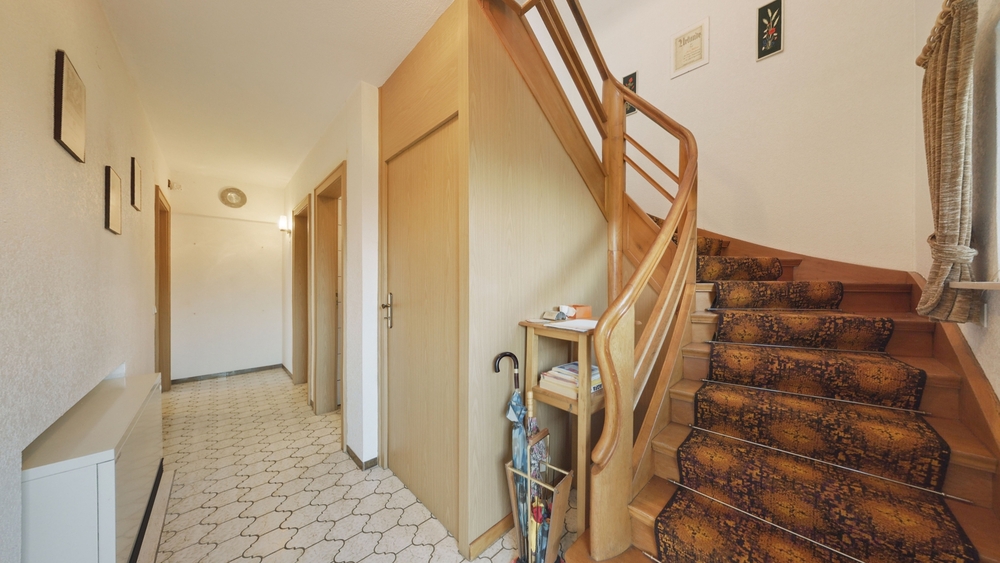 Charmantes Einfamilienhaus mit Potenzial und großzügiger Grundstücksfläche in Gymnich - Einfamilienhaus Erftstadt | Angebot:24509866