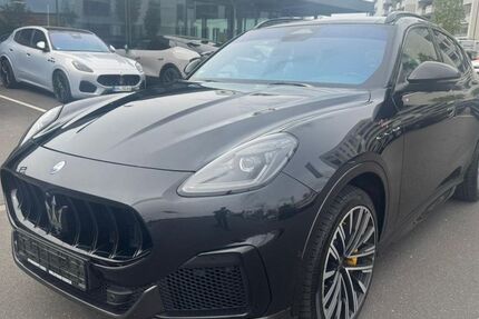 Maserati Grecale 33.842 km 81.980 &euro; Köln 50829