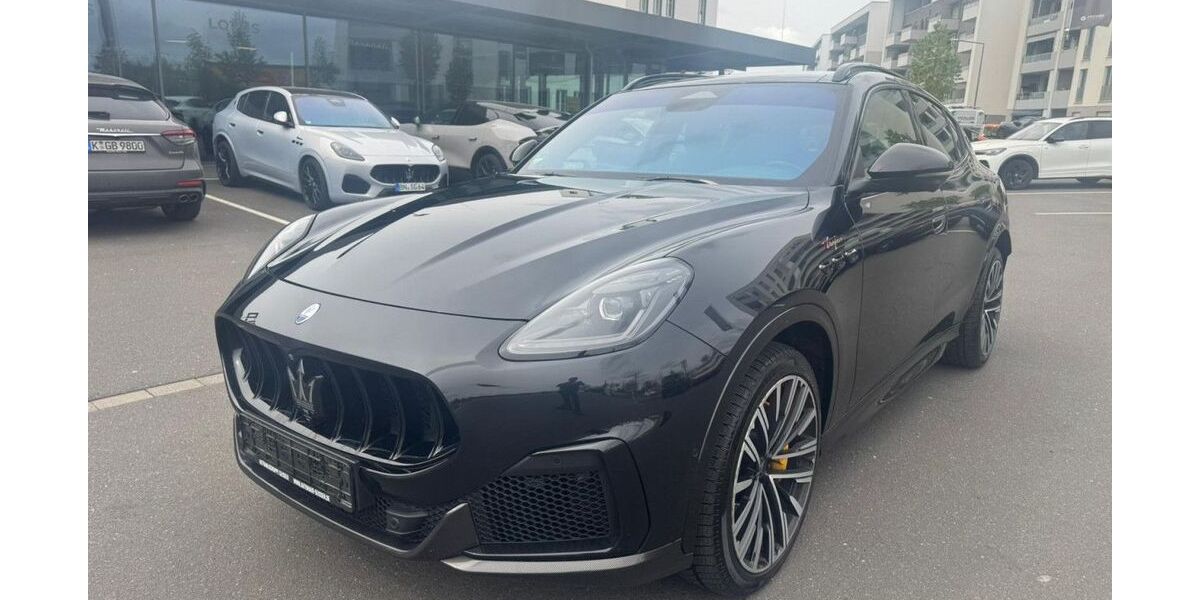 Maserati Grecale 33.842 km 81.980 &euro; Köln 50829