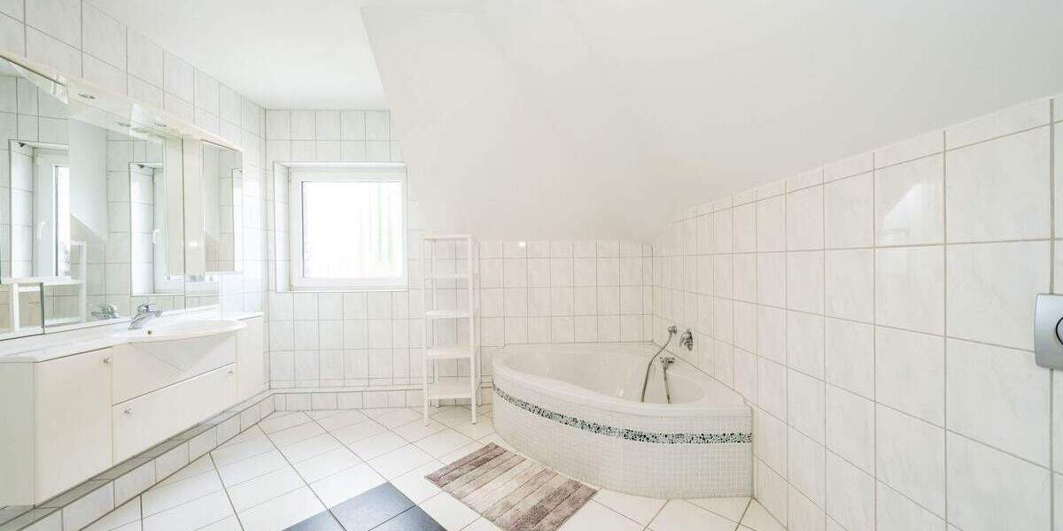 Einfamilienhaus Köln Mülheim - 7 Zimmer, 247 m&sup2;, 839.000&euro; | Angebot:25778486