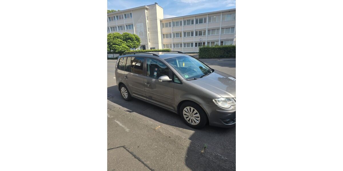 VW Touran 276.000 km 5.000 &euro; Köln 51065