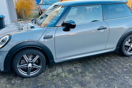 Mini John Cooper Works 14.573 km 28.000 &euro; Köln-Kalk 51103