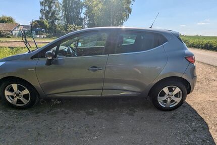 Renault Clio 141.186 km 6.000 &euro; Rheinbach 53359