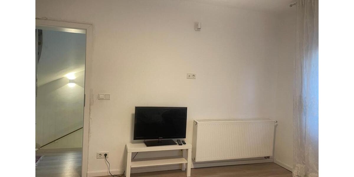 Dachgeschoßwohnung Brühl - 1 Zimmer, 18 m&sup2;, 650&euro; | Angebot:25972395