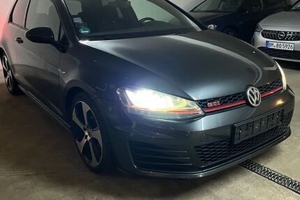 VW Golf 144.000 km 13.500 &euro; Bergheim 50126