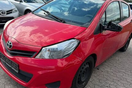 Toyota Yaris 157.477 km 2.399 &euro; Euskirchen 53879