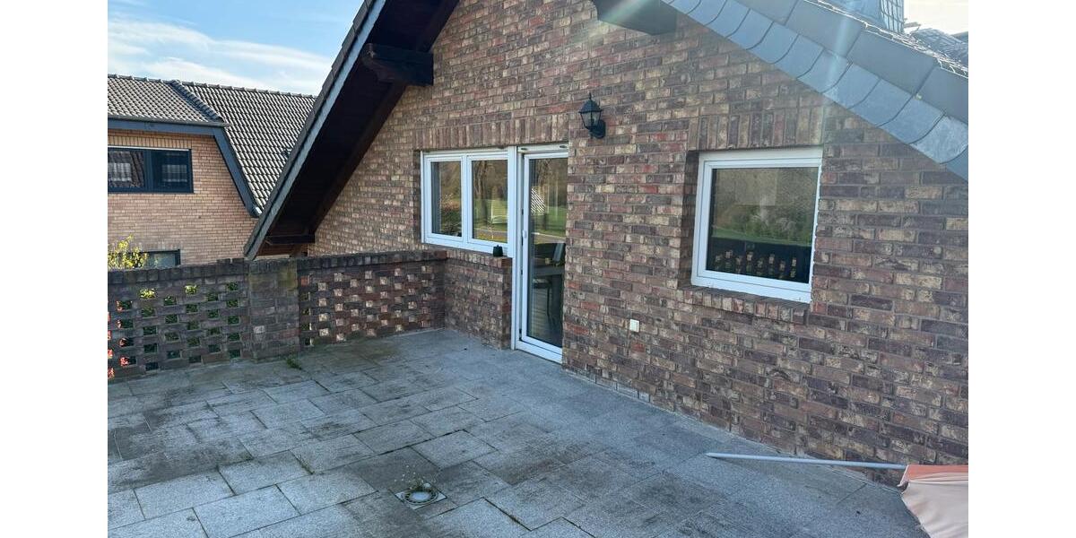 Dachgeschoßwohnung Bonn Hardtberg - 3 Zimmer, 105 m&sup2;, 1.000&euro; | Angebot:26048891