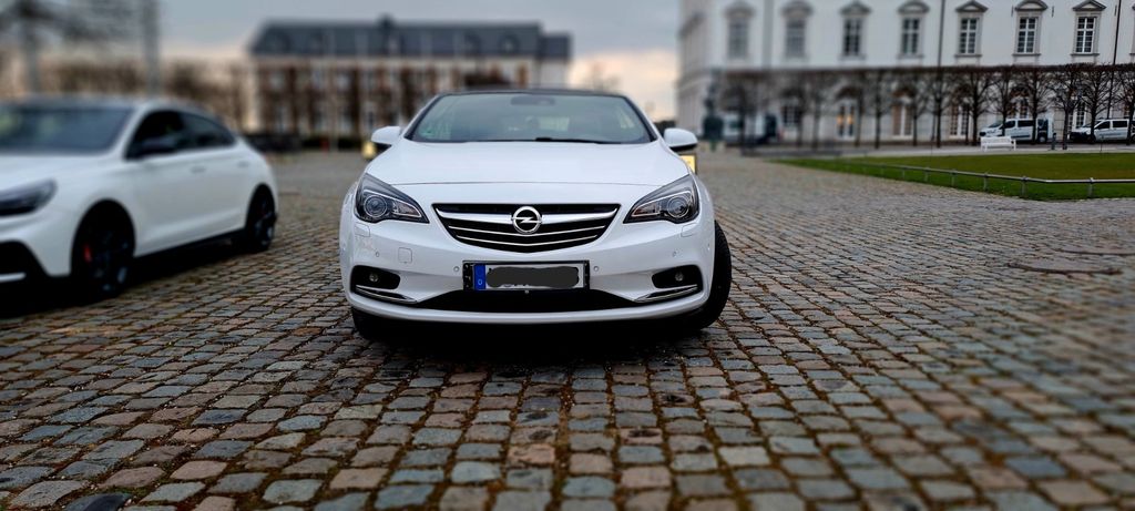 Opel Cascada 96.576 km 12.800 &euro; Köln 50733