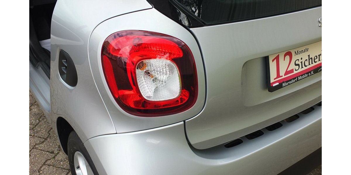 Smart ForTwo PASSION NAVI PANORAMA KLIMAAUTOMATIK SHZ 96.799 km 8.904 &euro; Köln 50858