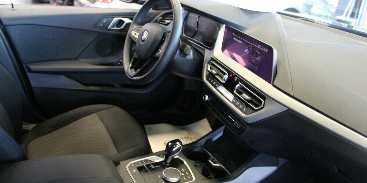 BMW 118 118d Aut. Advantage 54.655 km 20.980 &euro; Euskirchen 53881