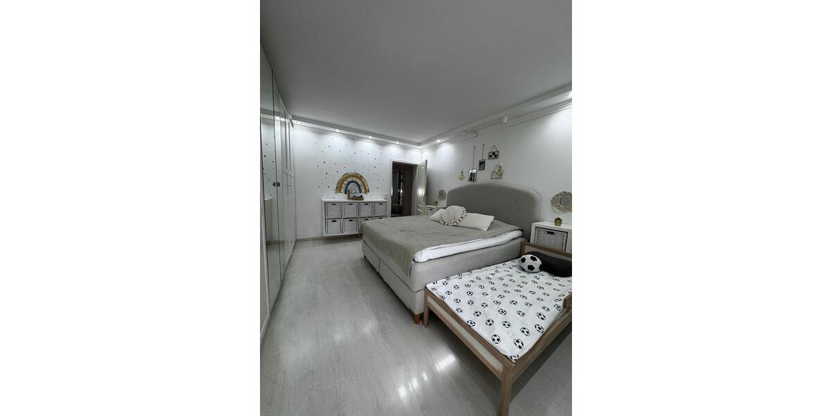 Etagenwohnung Köln Kalk - 2 Zimmer, 65 m&sup2;, 320.000&euro; | Angebot:26042358