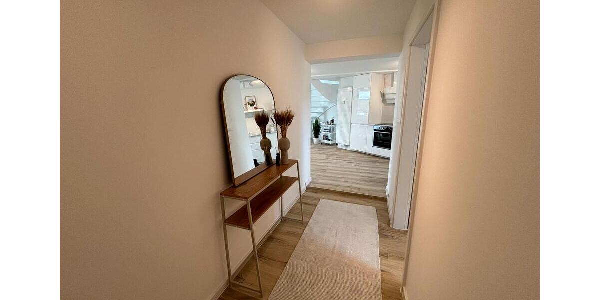 Dachgeschoßwohnung Köln Mülheim - 2.5 Zimmer, 54 m&sup2;, 317.000&euro; | Angebot:26999708