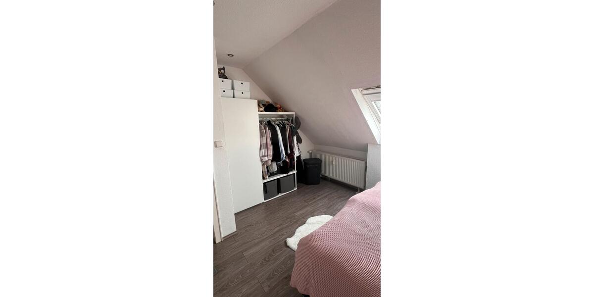 Dachgeschoßwohnung Niederkassel - 2 Zimmer, 49 m&sup2;, 870&euro; | Angebot:26669629