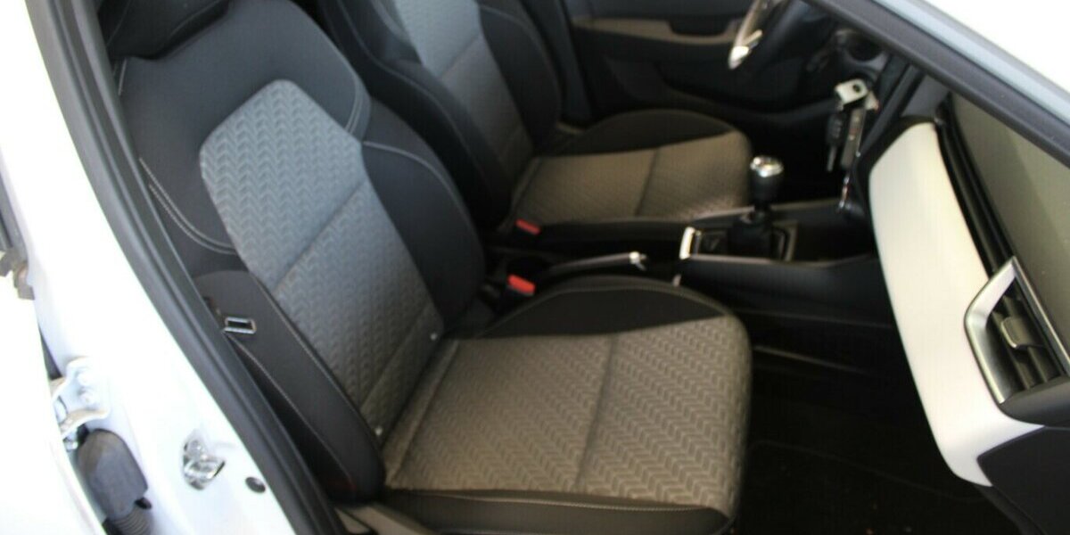 Renault Clio 1.0 SCe 65 Evolution 28.633 km 12.980 &euro; Euskirchen 53881