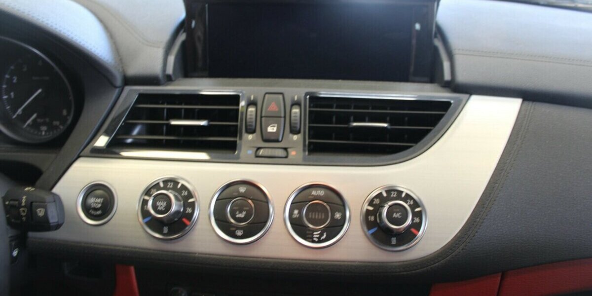 BMW Z4 sDrive28i Aut.- WENIG KM - 10.923 km 27.980 &euro; Euskirchen 53881
