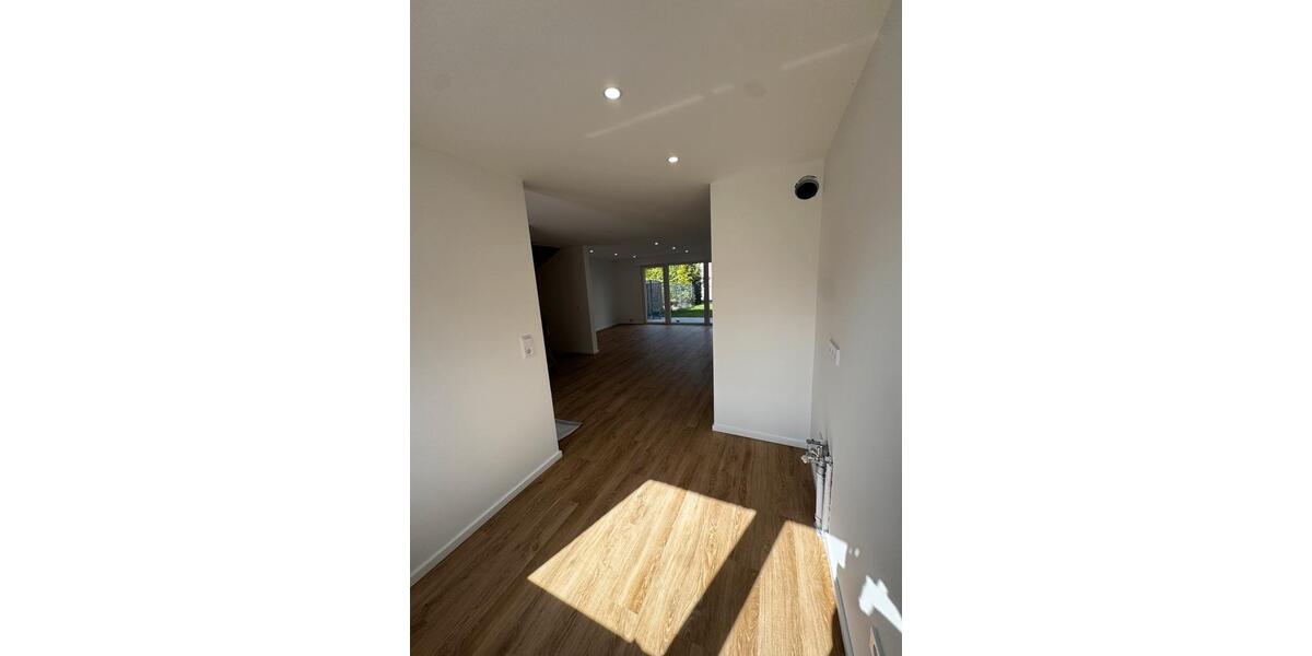 Reihenhaus Lohmar - 6 Zimmer, 170 m&sup2;, 2.550&euro; | Angebot:26345389