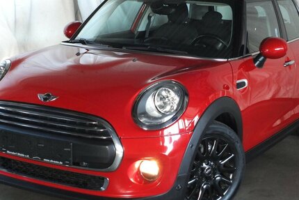 Mini ONE NAVI KLIMAAUT ROTMETALLIC PDC 5-TÜRIG 108.788 km 9.904 &euro; Köln 50858