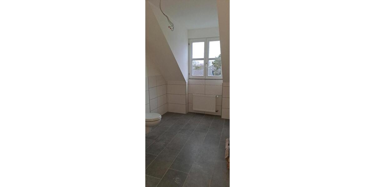 Dachgeschoßwohnung Erftstadt - 3 Zimmer, 85 m&sup2;, 1.000&euro; | Angebot:26231184