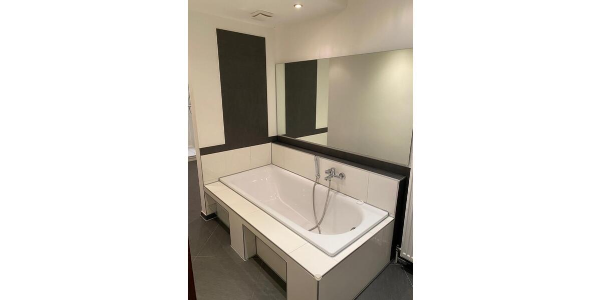 Erdgeschoßwohnung Bonn Bad Godesberg - 3 Zimmer, 151 m&sup2;, 2.280&euro; | Angebot:25807104