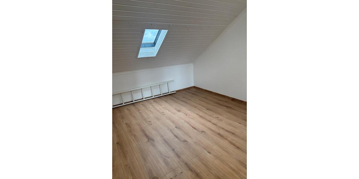 Dachgeschoßwohnung Troisdorf Altenrath - 2 Zimmer, 48 m&sup2;, 750&euro; | Angebot:25967588