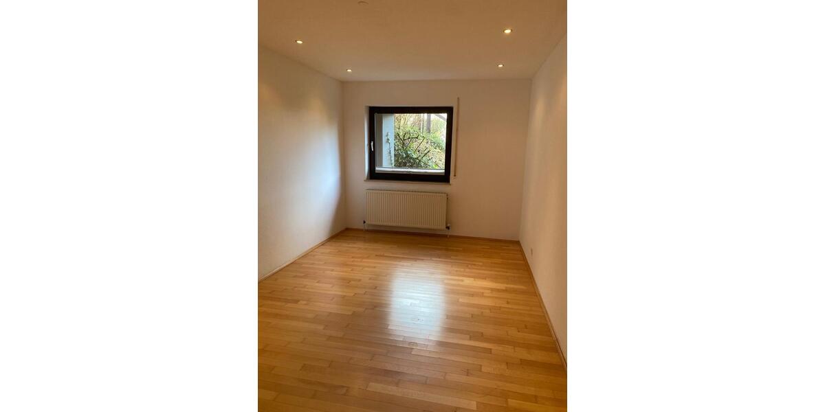 Erdgeschoßwohnung Bonn Bad Godesberg - 3 Zimmer, 151 m&sup2;, 2.280&euro; | Angebot:25807104