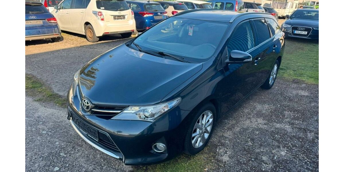 Toyota Auris 371.382 km 3.999 &euro; Euskirchen 53879
