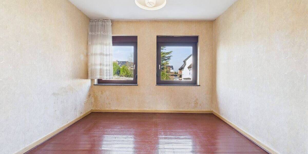 Reihenmittelhaus Düren Distelrath - 5 Zimmer, 130 m&sup2;, 197.000&euro; | Angebot:26417283