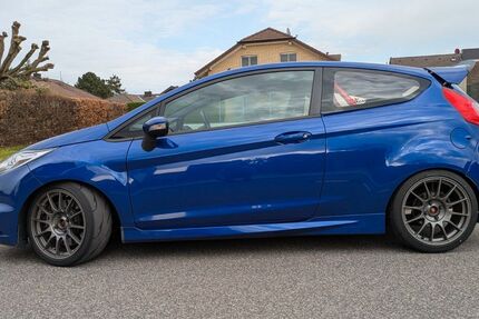 Ford Fiesta 93.600 km 10.900 &euro; Düren 52353