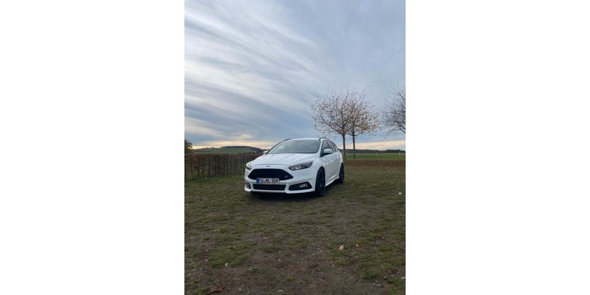 Ford Focus 21.000 km 13.999 &euro; Zülpich 53909