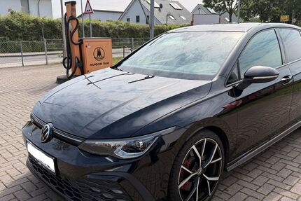 VW Golf 94.535 km 24.950 &euro; NIEDERKASSEL RHEIDT 53859