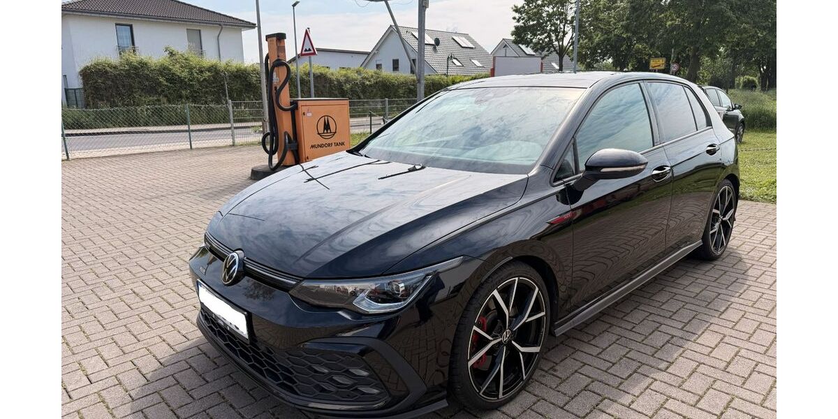 VW Golf 94.535 km 24.950 &euro; NIEDERKASSEL RHEIDT 53859