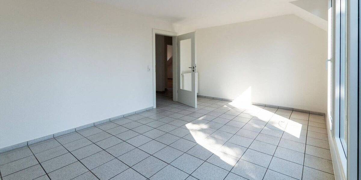 Etagenwohnung Leverkusen Hitdorf - 3 Zimmer, 78 m&sup2;, 219.000&euro; | Angebot:26102921