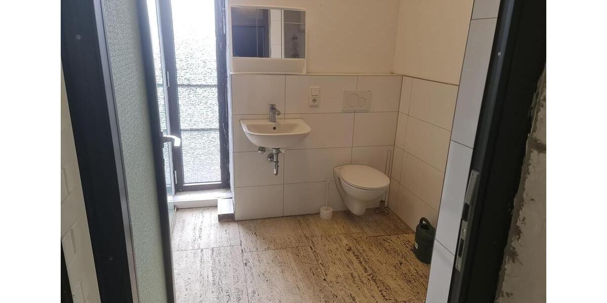 Etagenwohnung Rösrath - 9 Zimmer, 300 m&sup2;, 4.000&euro; | Angebot:25632982