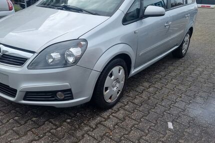 Opel Zafira 122.000 km 2.990 &euro; Köln 51109