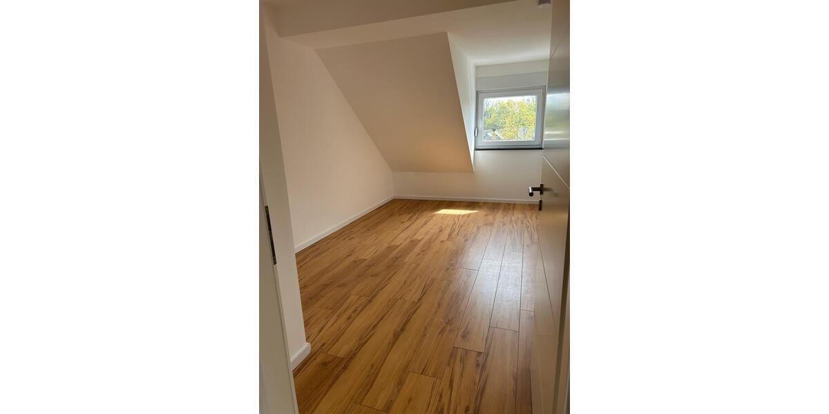 Maisonettenwohnung Sankt Augustin - 6 Zimmer, 140 m&sup2;, 1.600&euro; | Angebot:26659129