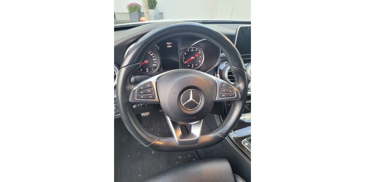 Mercedes-Benz C 200 98.000 km 23.899 &euro; Köln 50667