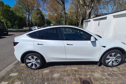 Tesla Model Y 110.166 km 25.900 &euro; Köln 50769