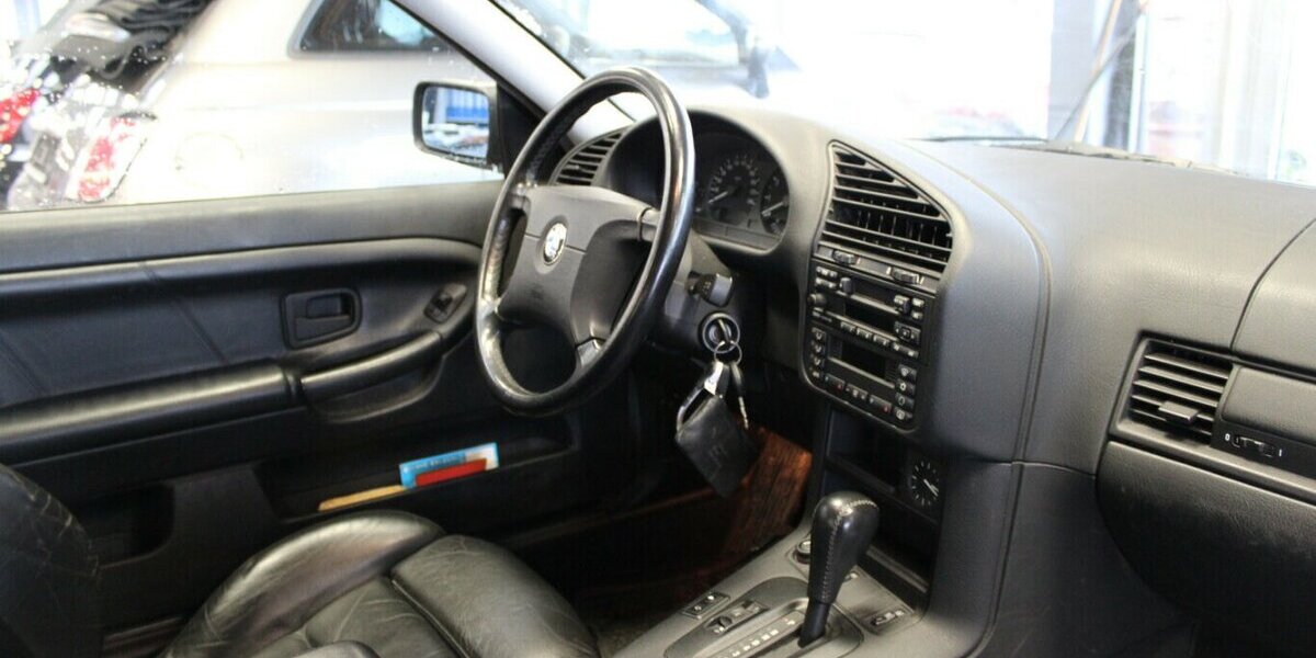 BMW 320 320i Aut. - TÜV 02/28 - 3-Türig - SHZ - Klima 123.084 km 9.980 &euro; Euskirchen 53881