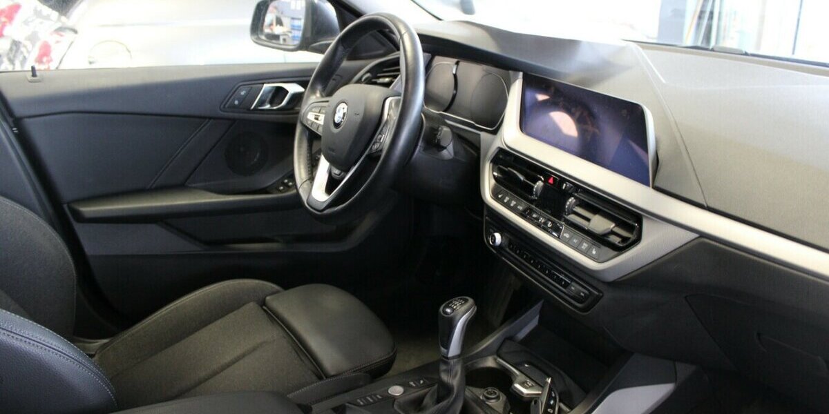 BMW 118d Advantage - LED - Panorama - 73.875 km 19.980 &euro; Euskirchen 53881