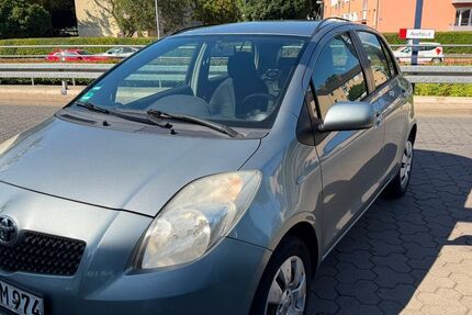 Toyota Yaris 142.000 km 3.800 &euro; Köln 51145