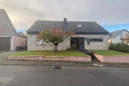 Haus Mechernich - 7 Zimmer, 244 m&sup2;, 539.000&euro; | Angebot:27080316