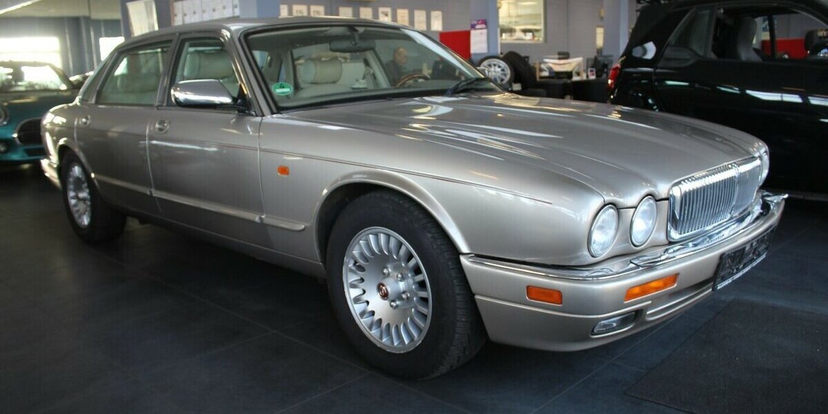 Jaguar XJ 4.0 Lang Automatik - Leder - Schiebedach - 119.865 km 19.980 &euro; Euskirchen 53881