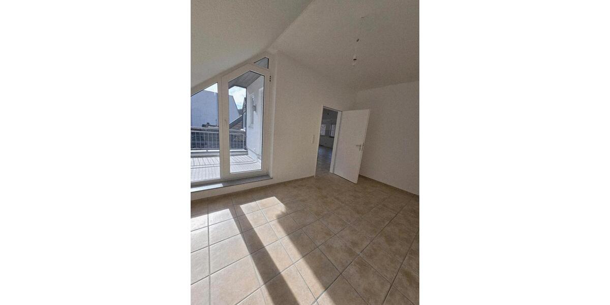 Dachgeschoßwohnung Mechernich - 2 Zimmer, 81 m&sup2;, 960&euro; | Angebot:24327655