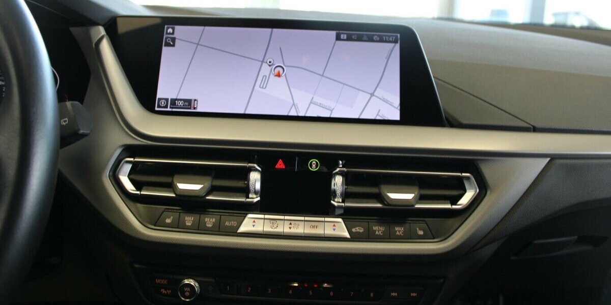 BMW 118 118d Advantage - FAHRSCHULWAGEN - 71.030 km 20.980 &euro; Euskirchen 53881