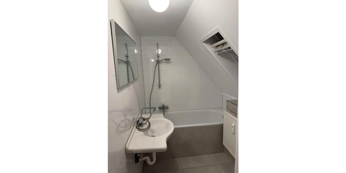 Etagenwohnung Köln Chorweiler - 4 Zimmer, 104 m&sup2;, 1.400&euro; | Angebot:26038744