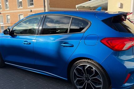 Ford Focus 50.200 km 16.490 &euro; Euskirchen 53881