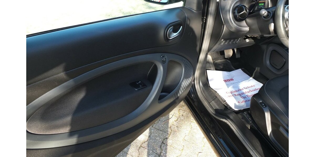 Smart ForTwo electric drive EQ PASSION KLIMAAUTOM SITZHE 35.255 km 10.804 &euro; Köln 50858