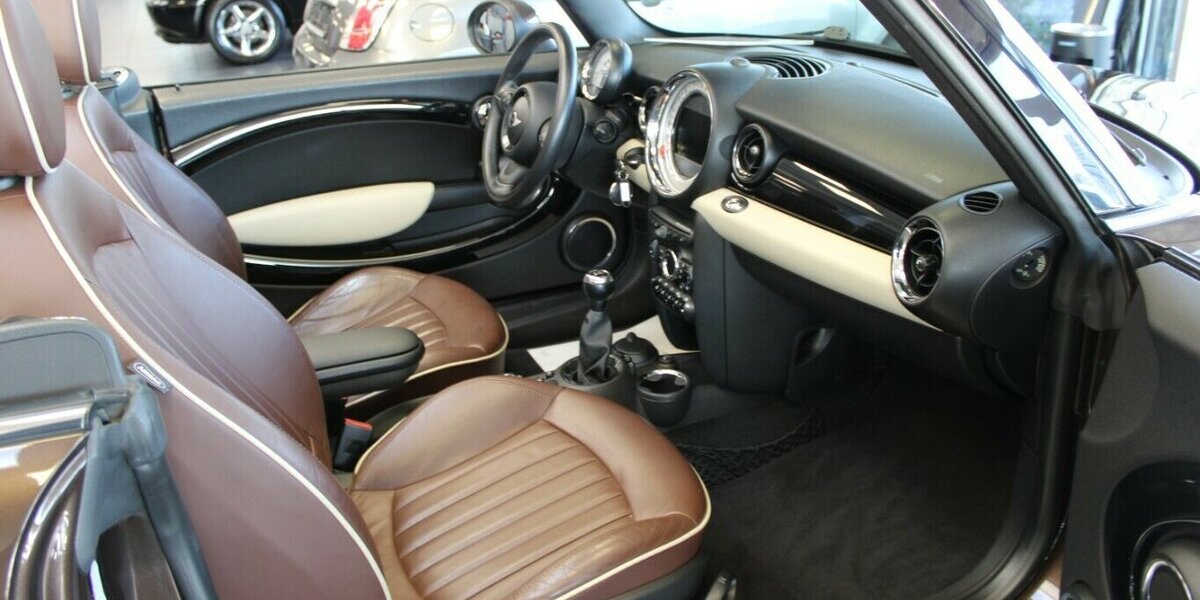 Mini Cooper SD Cabrio 116.426 km 11.980 &euro; Euskirchen 53881