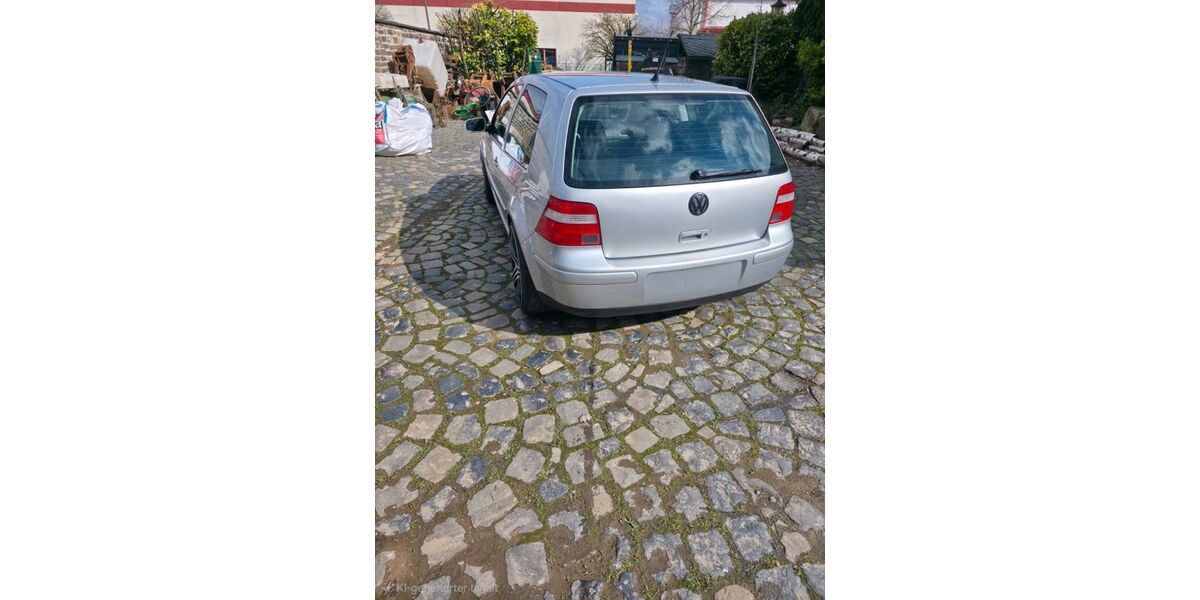 VW Golf 141.000 km 2.799 &euro; Troisdorf 53842