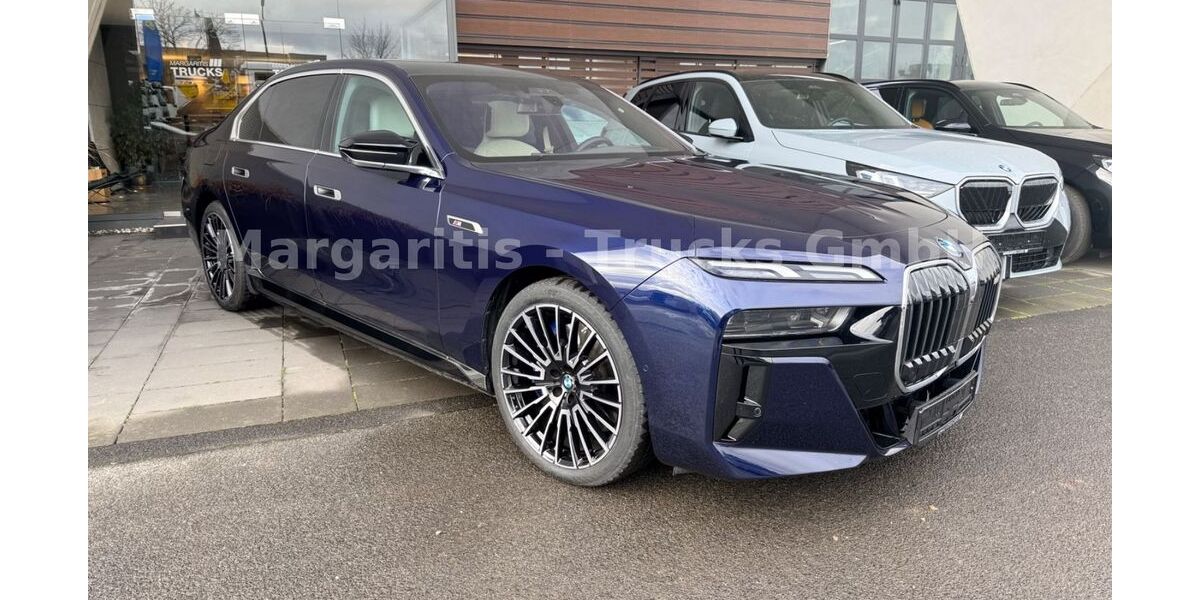 BMW M760 12.800 km 112.590 &euro; Köln Rodenkirchen 50996